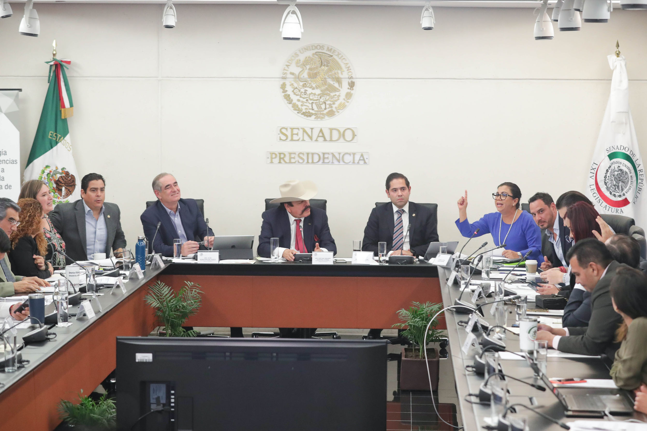 Comparecen nuevamente candidatos a la CRE