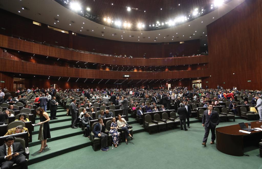 Se aprueba en lo general reforma laboral