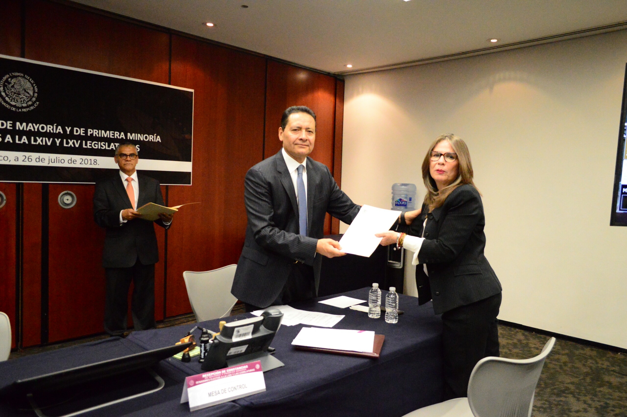 Inicia Senado entrega de credenciales a legisladores electos