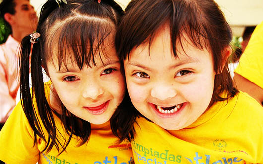 Llama BM a integrar a la educación a niños con discapacidades