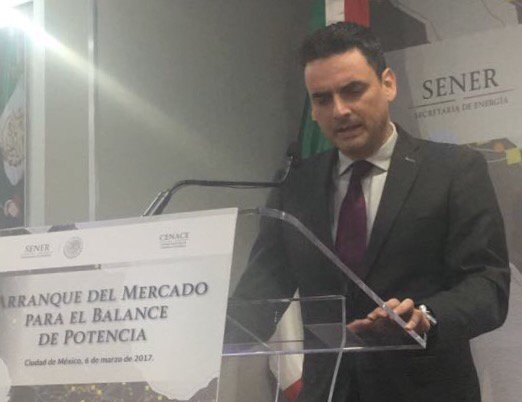 Renuncia Presidente de la CRE