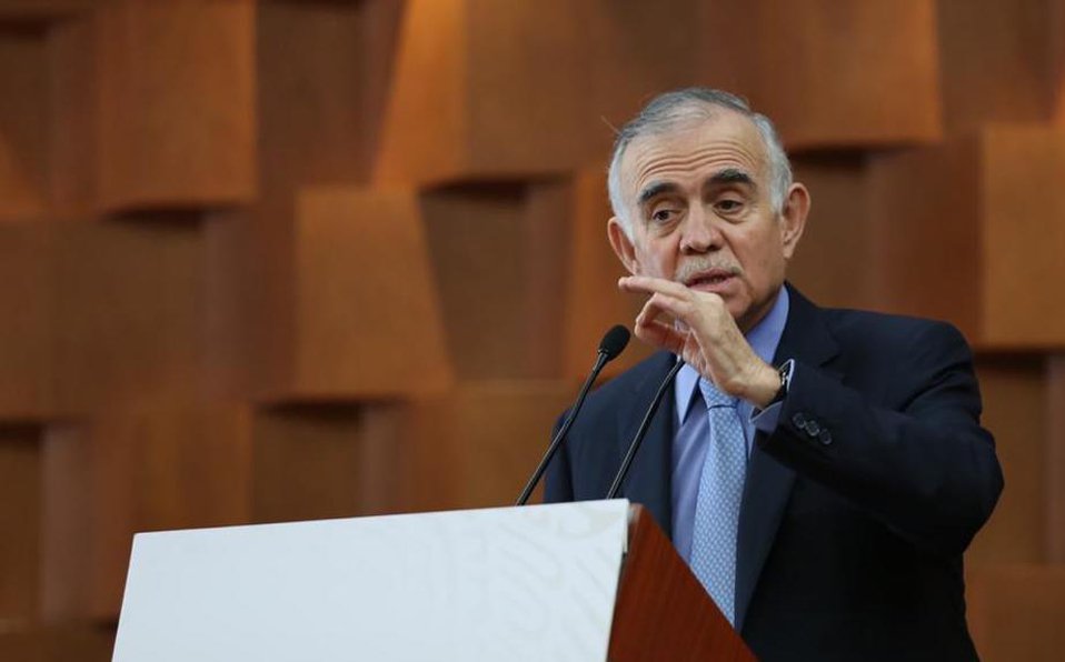 Romo apuesta 100 a 1 que no habrá recesión en México