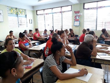 Darán control de plazas para maestros a sindicatos