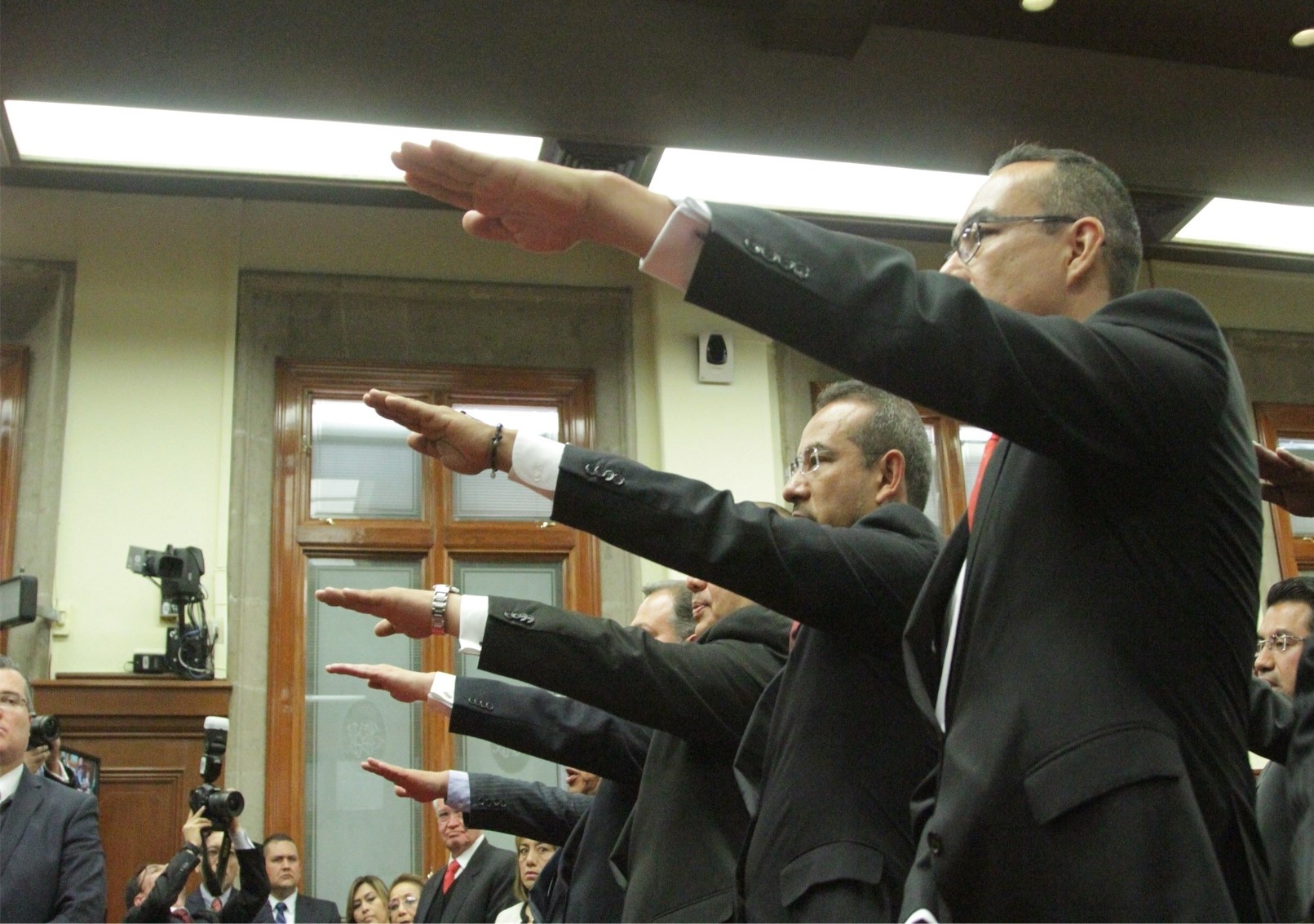 El Censo Nacional de Impartición de Justicia Federal de 2018 del INEGI señala que en el Poder Judicial de la Federación laboran 48 mil 125 personas; el 46% son mujeres