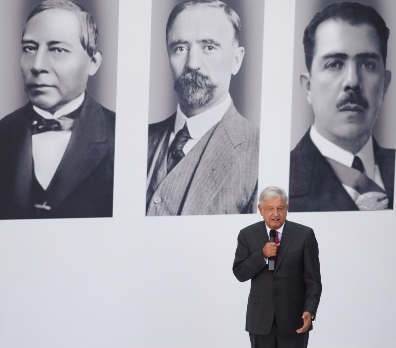 Día Cero: asume AMLO la presidencia