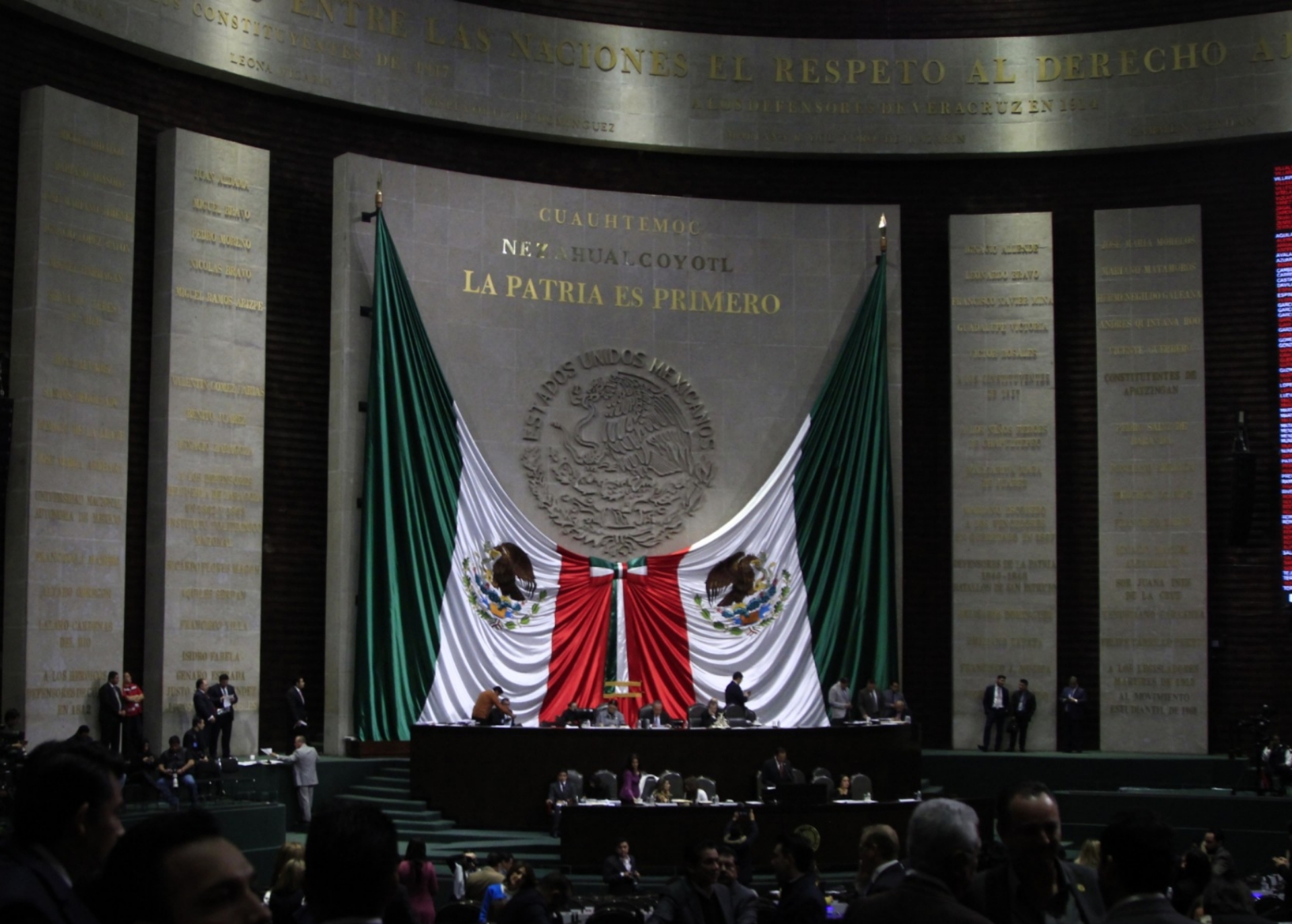 Aplazan discusión de reforma educativa 