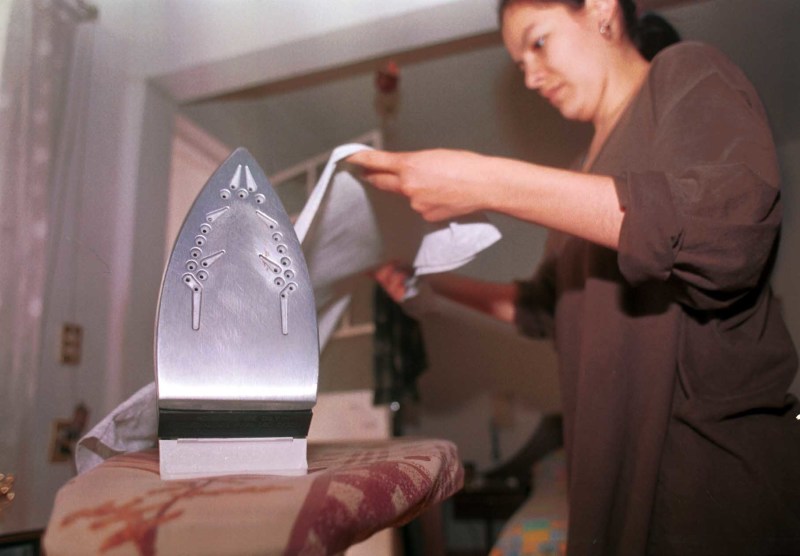 APRUEBAN SENADORES DE LA COMISIÓN DE TRABAJO DERECHOS DE TRABAJADORAS DEL HOGAR